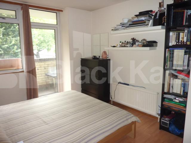 			NEW INSTRUCTION!, 3 Bedroom, 1 bath, 1 reception Flat			 New Orleans Walk, ARCHWAY